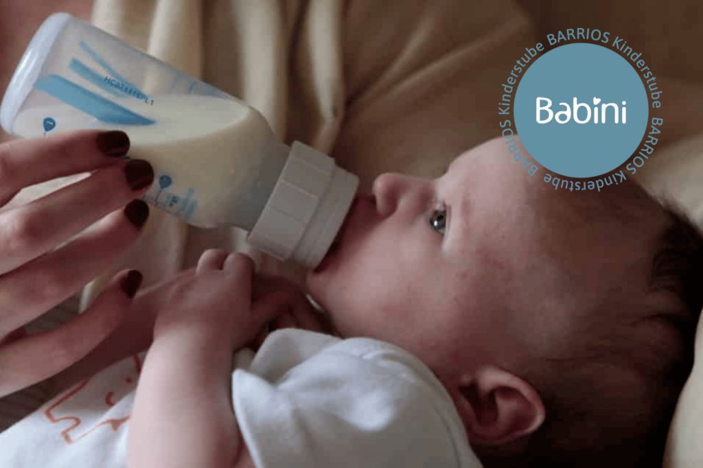 Baby füttern Muttermilch